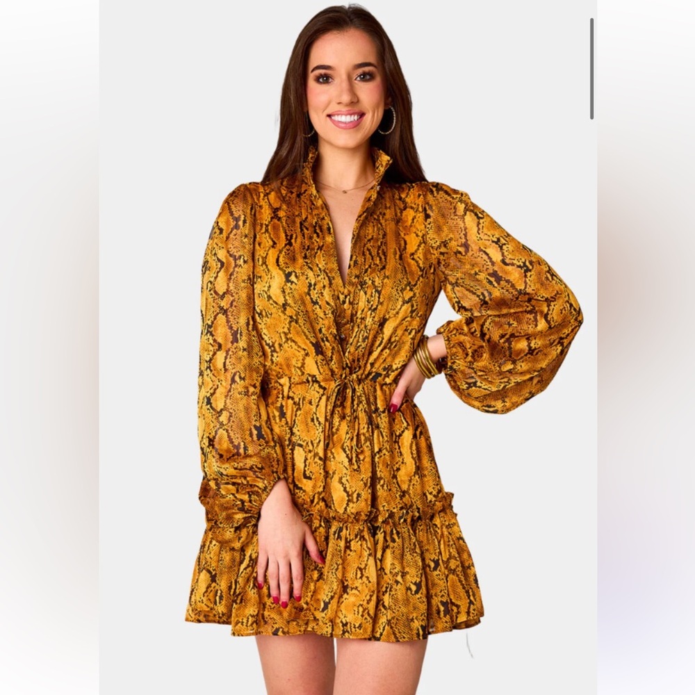 BuddyLove Mustard Snake Print Long Sleeve Tiered Mini Dress,‎ Medium, NWT